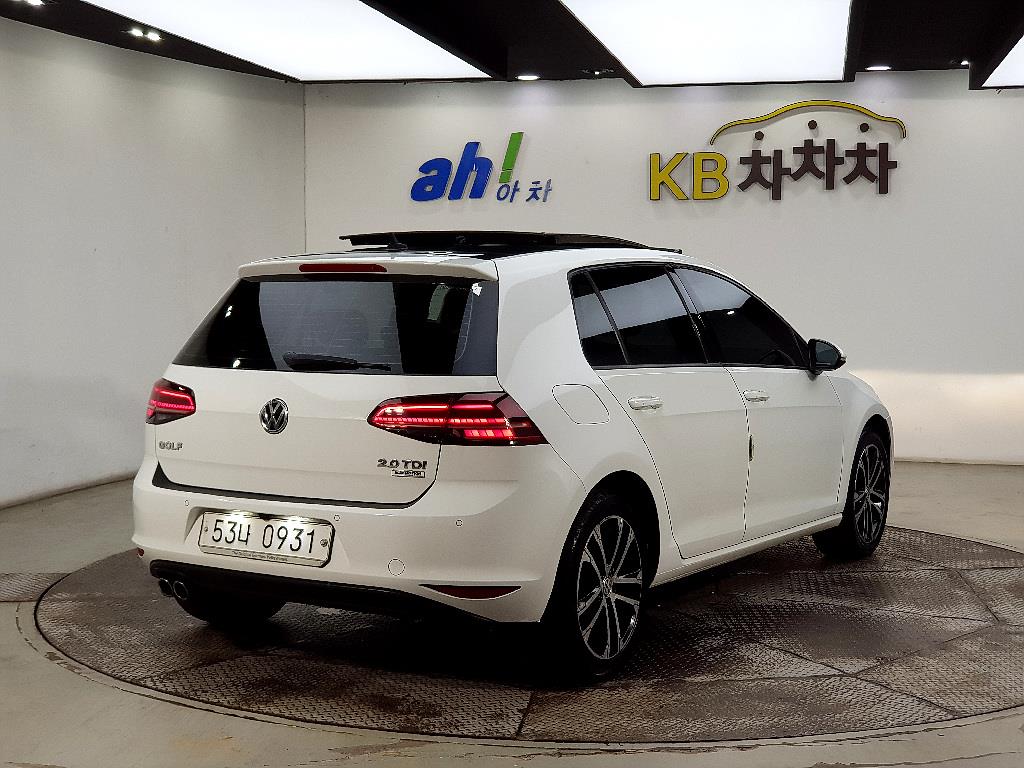Volkswagen Golf - Vista 9