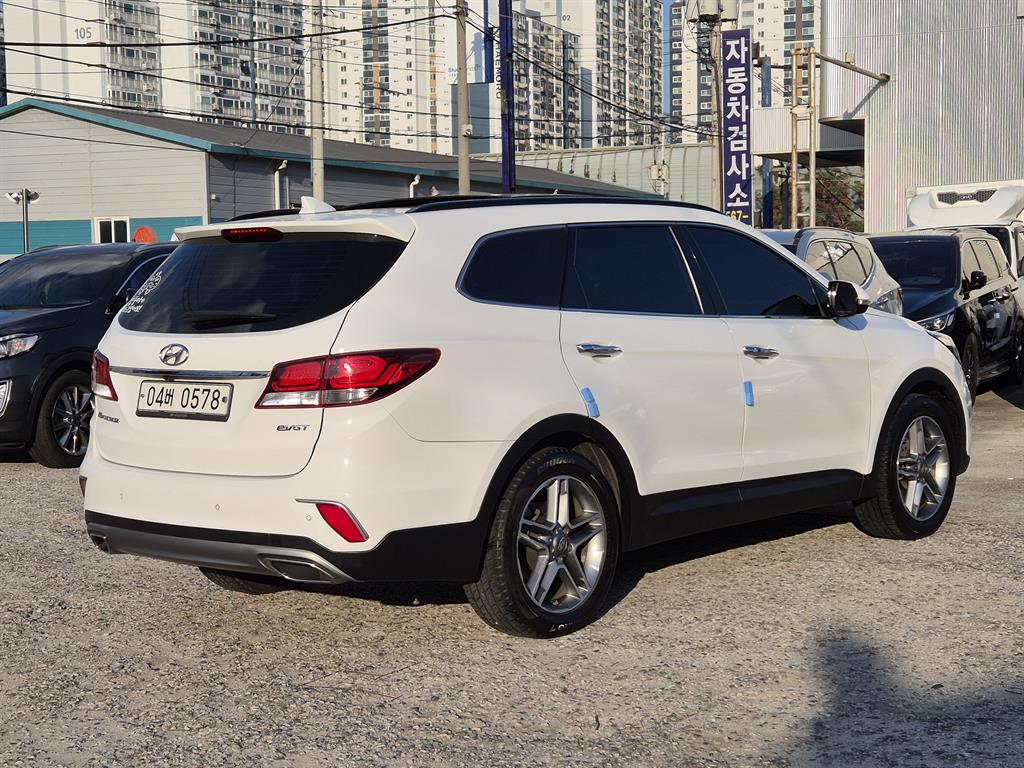 HYUNDAI Maxcruz - Vista 4