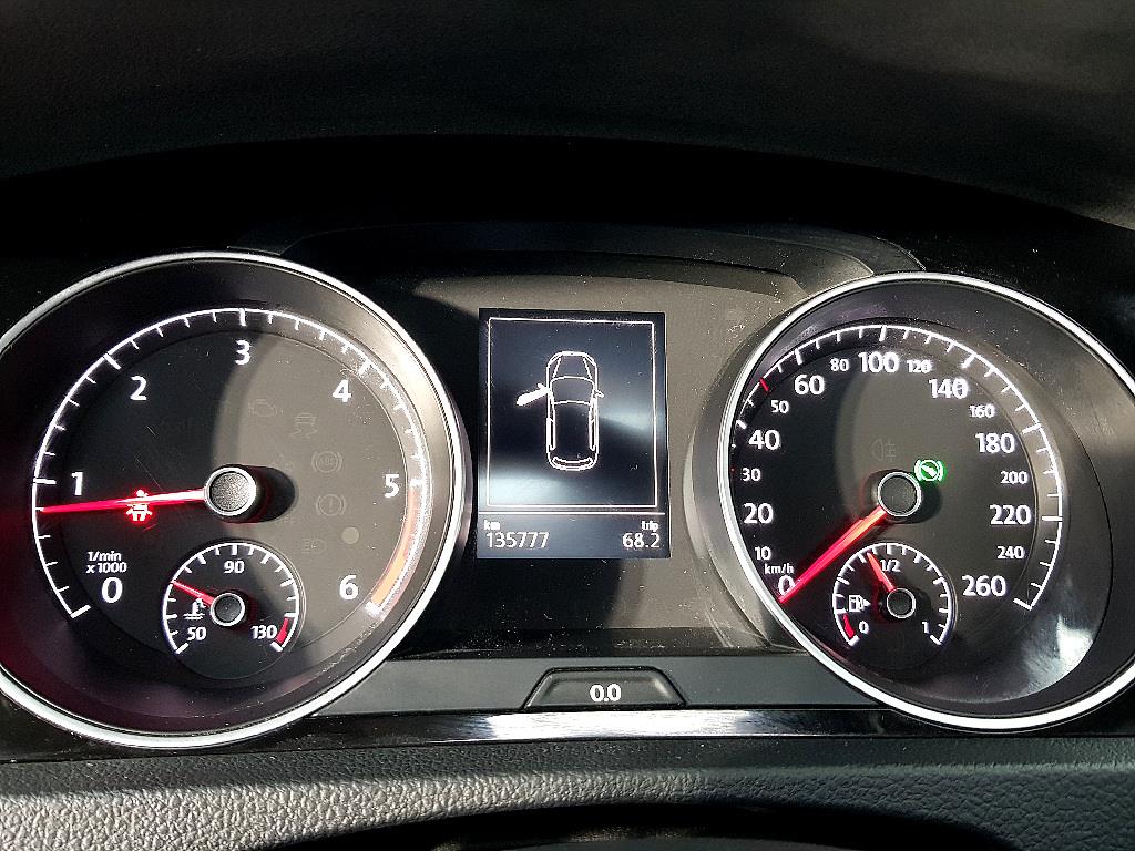Volkswagen Golf - Vista 12