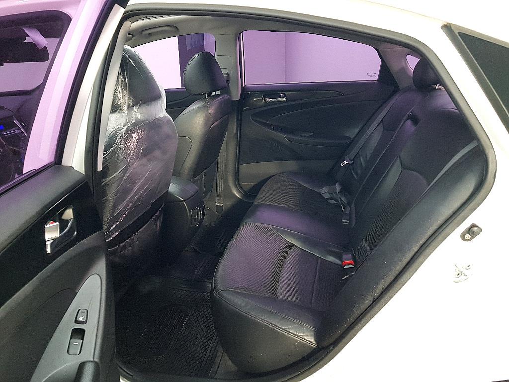 HYUNDAI Sonata - Vista 9