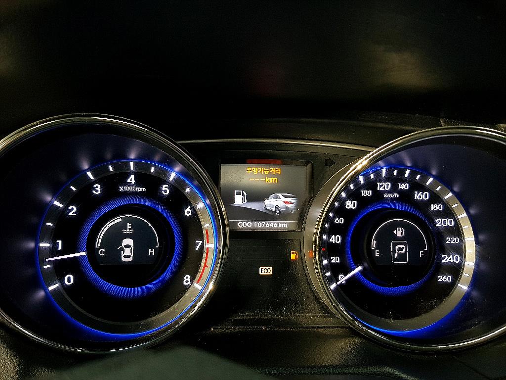 HYUNDAI Sonata - Vista 7