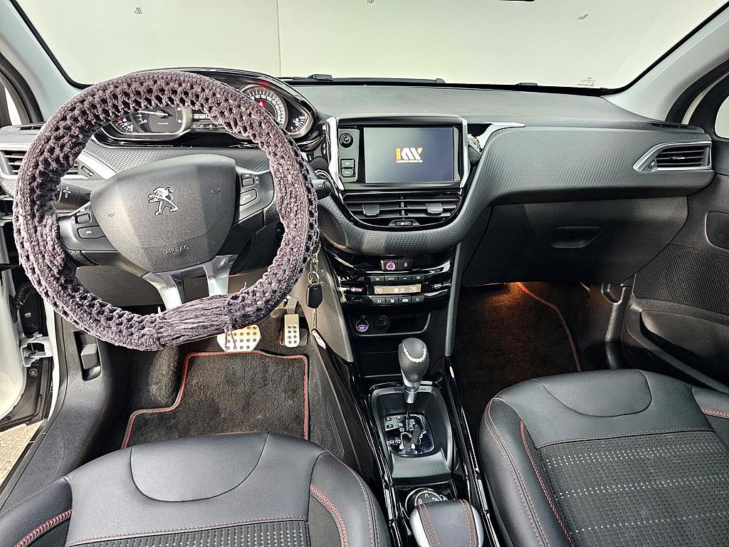 Peugeot 2008 - Vista 5