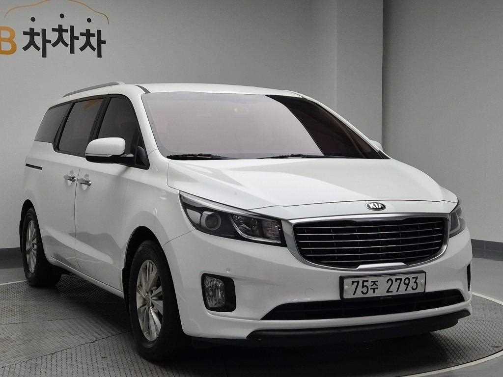 KIA Carnival - Vista 4