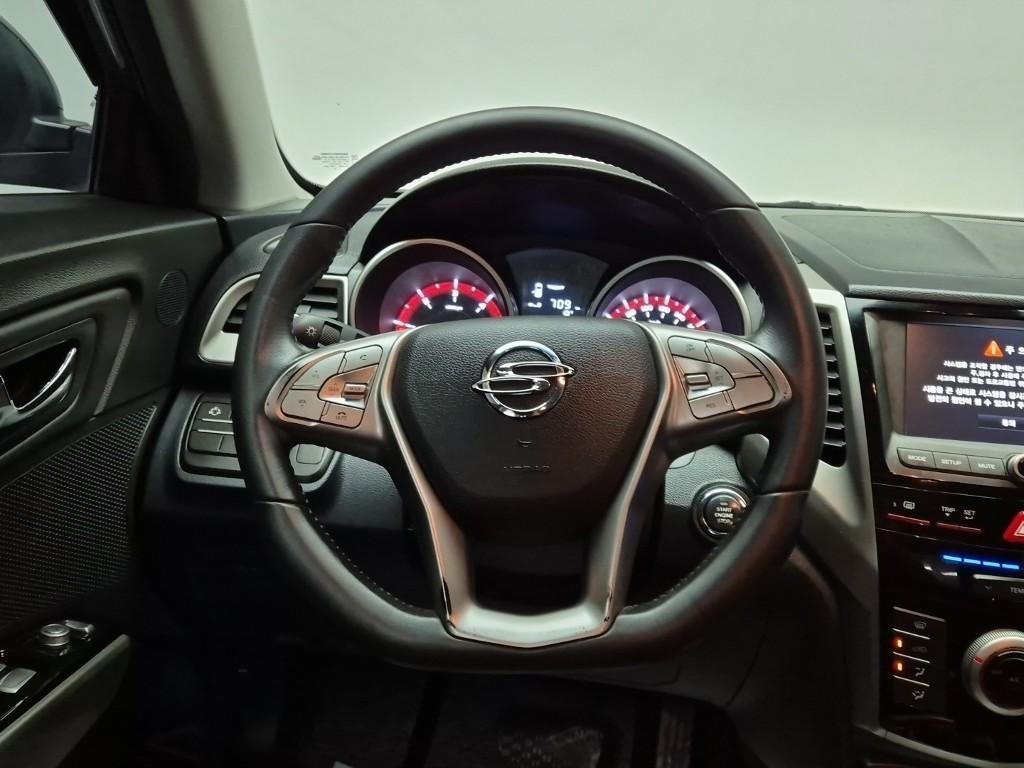 Ssangyong Tivoli - Vista 9