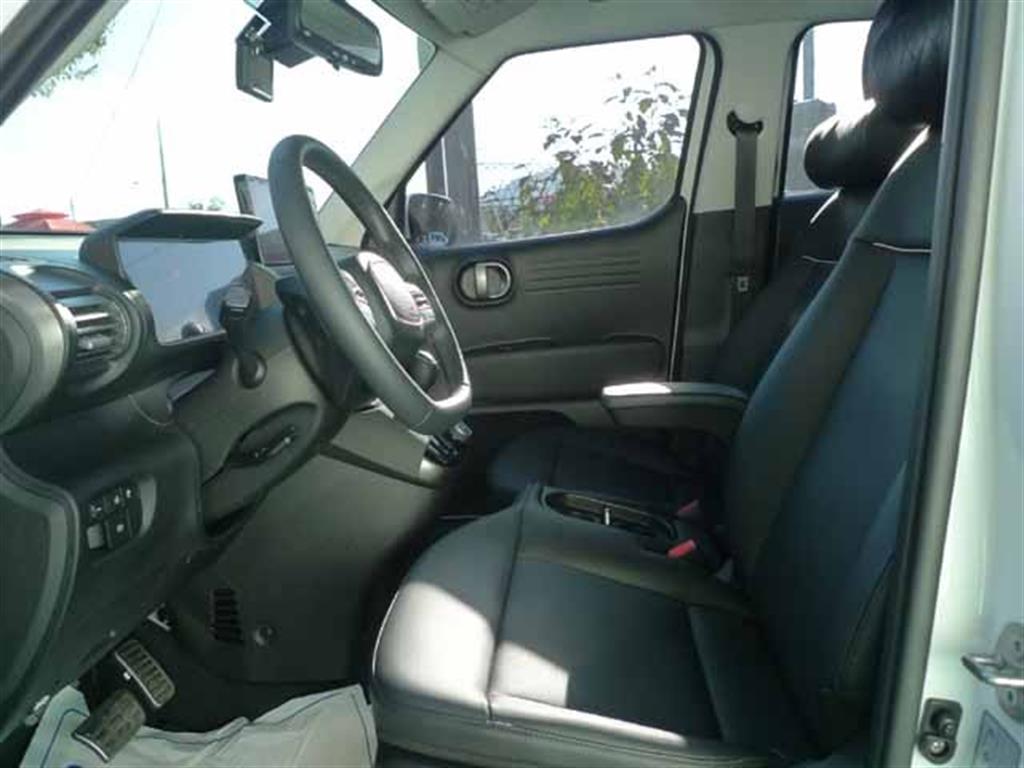 HYUNDAI Casper - Vista 10