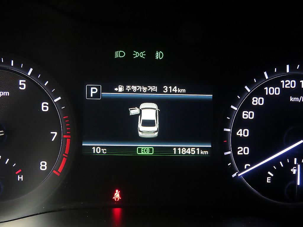 Genesis G80 - Vista 8