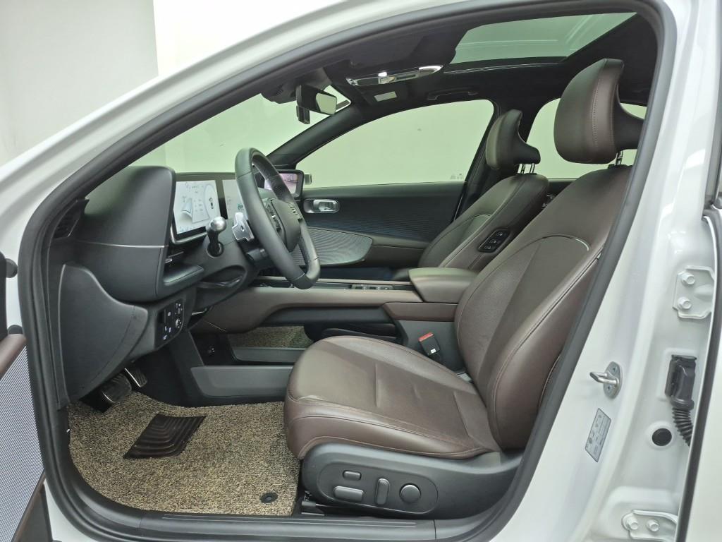 HYUNDAI Ioniq 6 - Vista 11