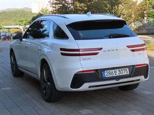 Genesis GV70 - Vista 8