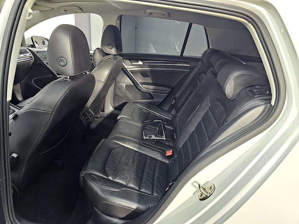 Volkswagen Golf - Vista 9