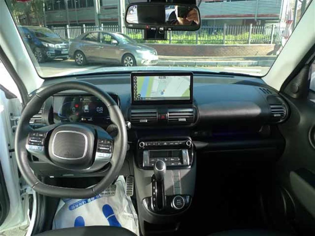 HYUNDAI Casper - Vista 8