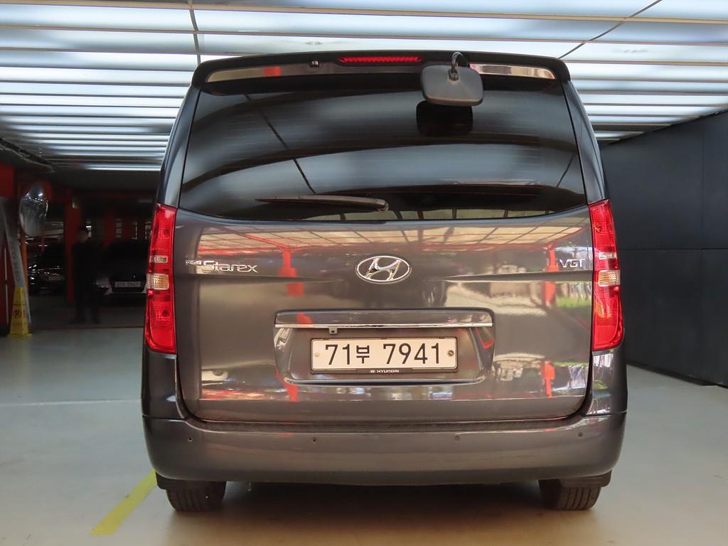 HYUNDAI Starex - Vista 4
