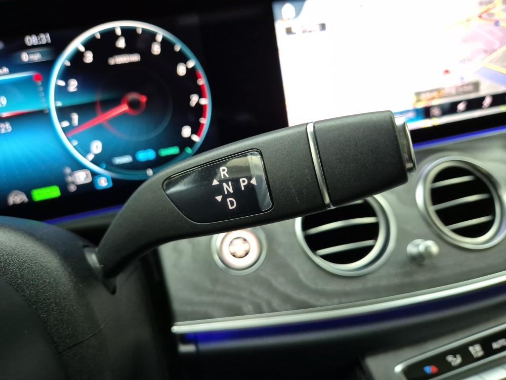 Mercedes Benz E class - Vista 8