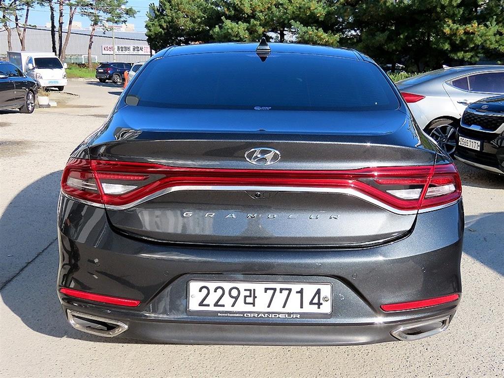 HYUNDAI Grandeur - Vista 4