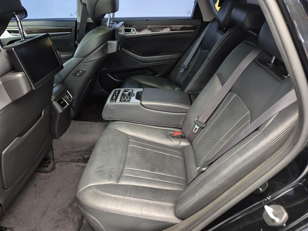 Genesis G80 - Vista 12