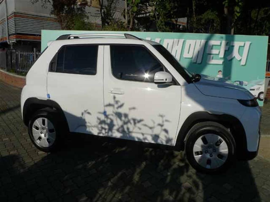 HYUNDAI Casper - Vista 4