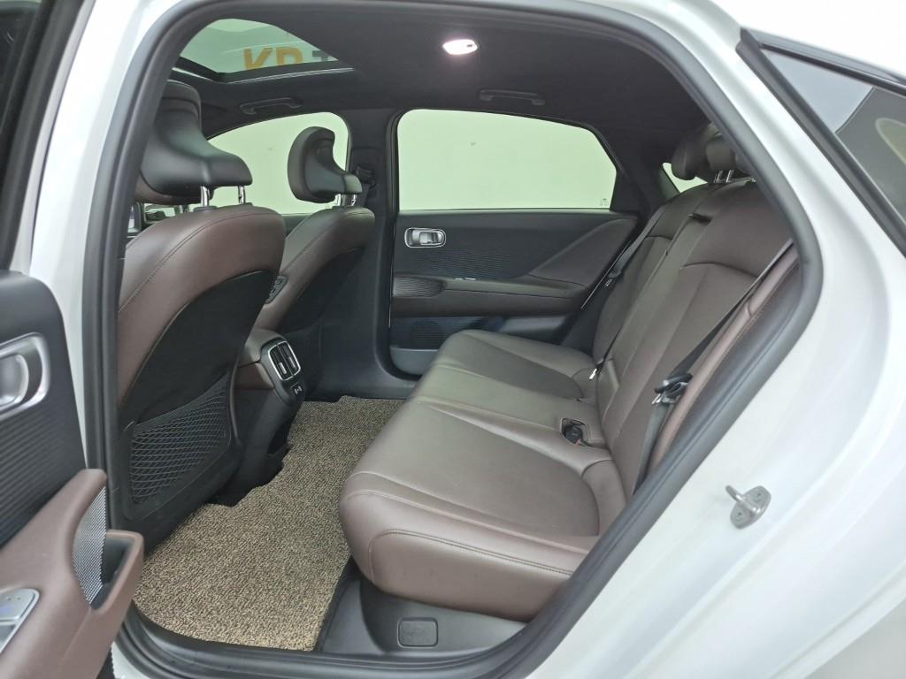 HYUNDAI Ioniq 6 - Vista 12