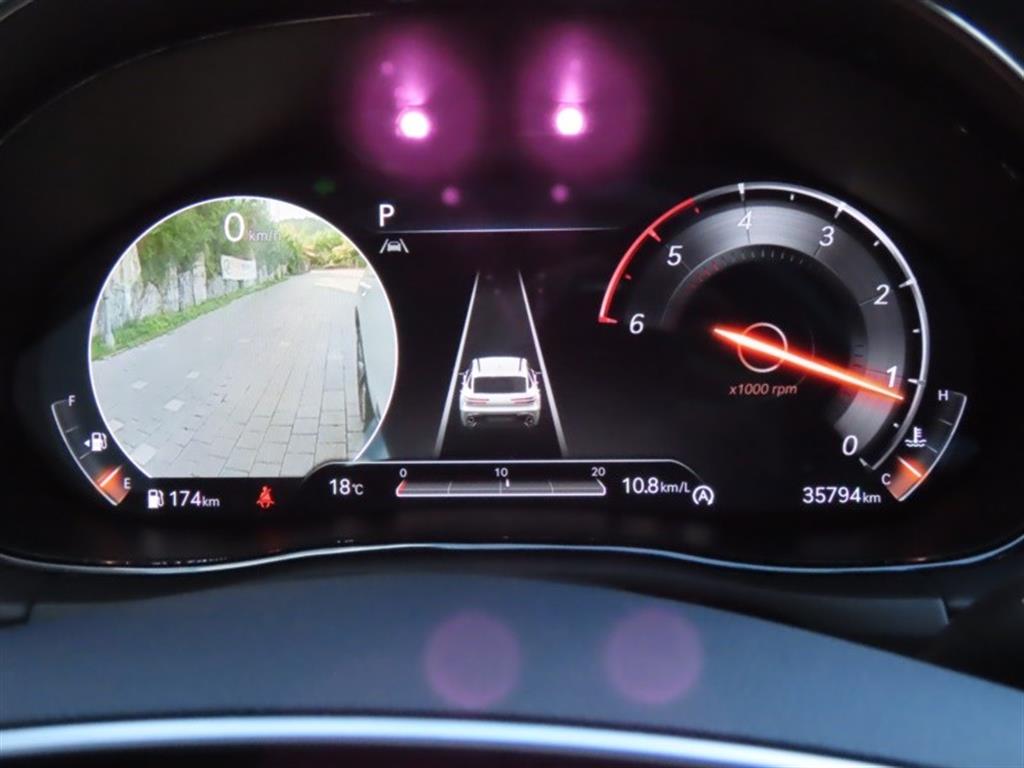 Genesis GV70 - Vista 9