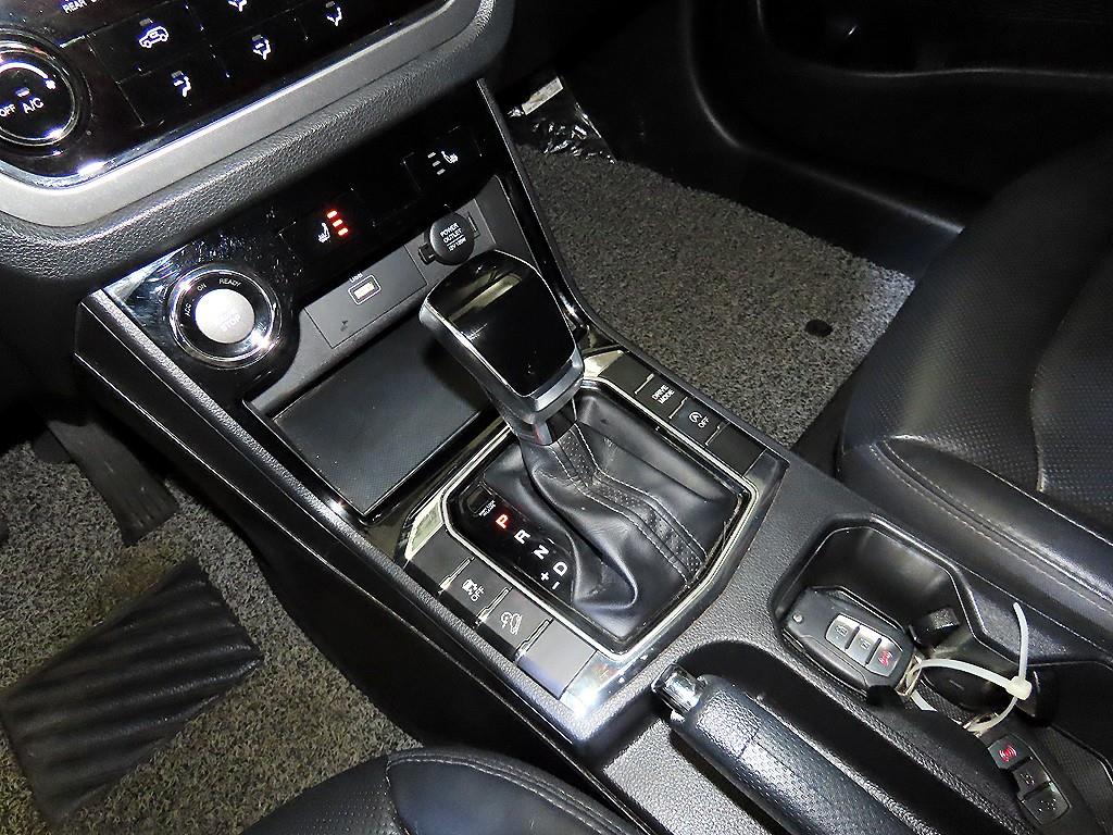 Ssangyong Korando - Vista 12