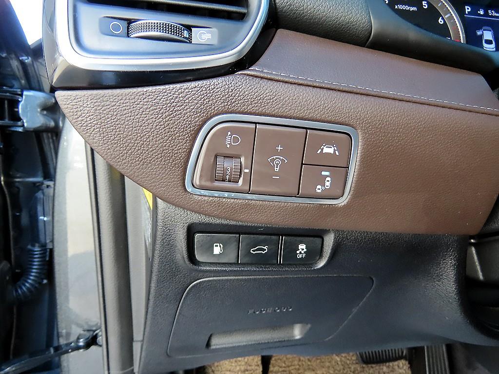 HYUNDAI Grandeur - Vista 12