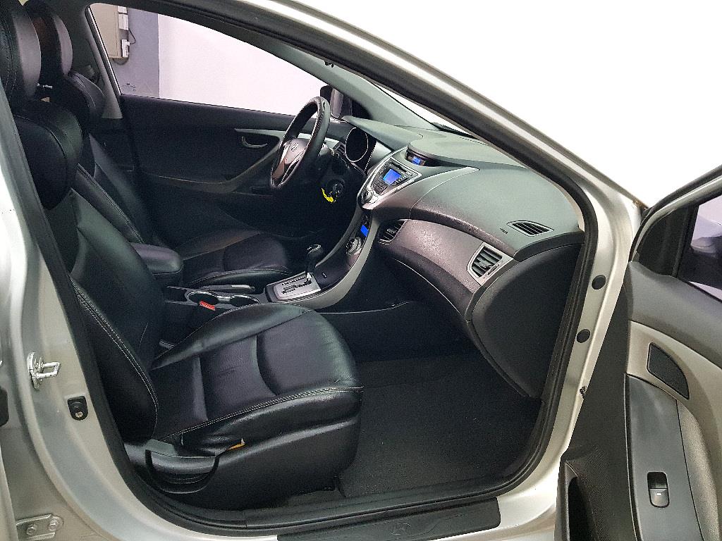 HYUNDAI Avante 2012 Gris - Importación desde Corea - HF Imports Iquique - Foto 16