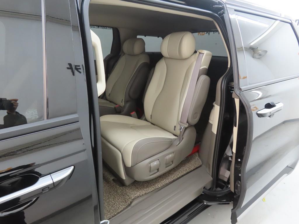 KIA Carnival - Vista 6