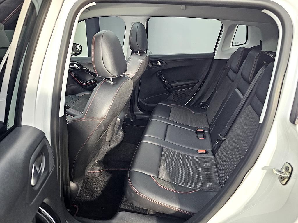 Peugeot 2008 - Vista 9