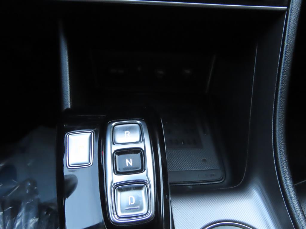 HYUNDAI Sonata - Vista 11