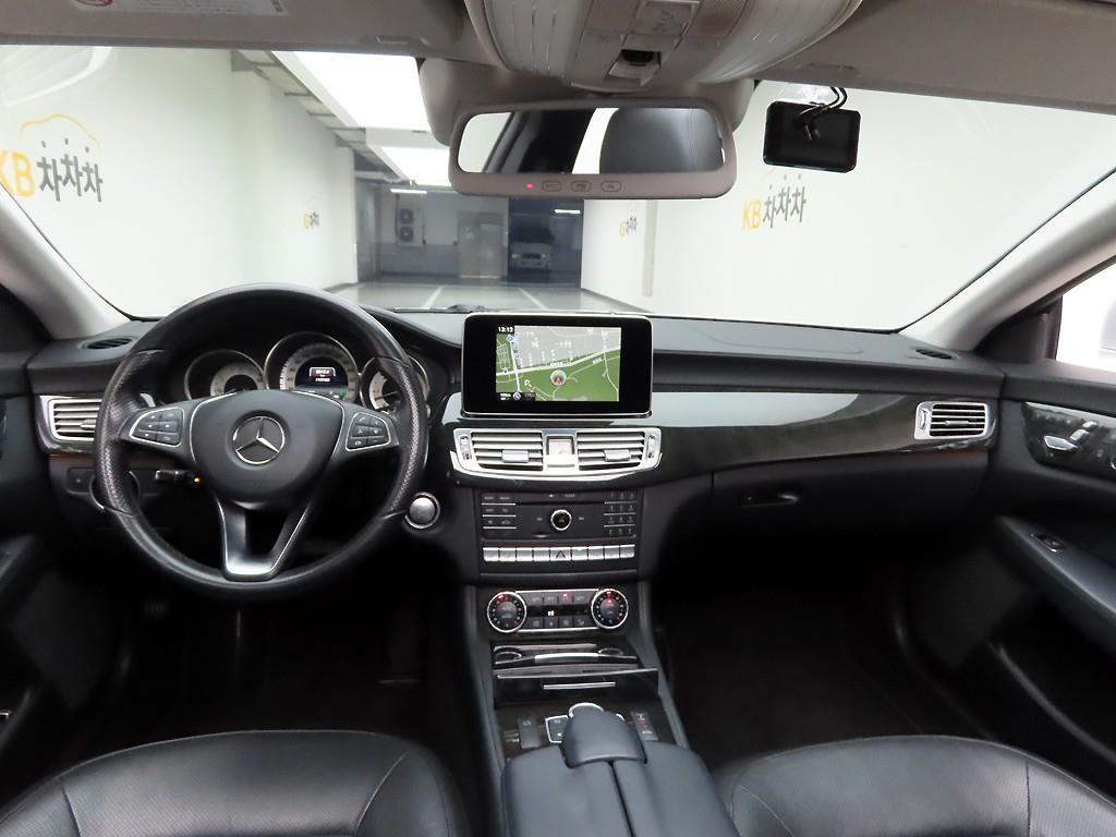 Mercedes Benz CLS Class - Vista 6