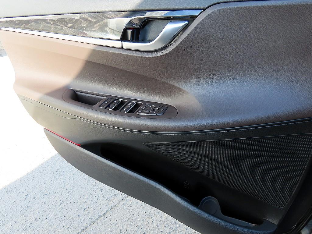 HYUNDAI Grandeur - Vista 11