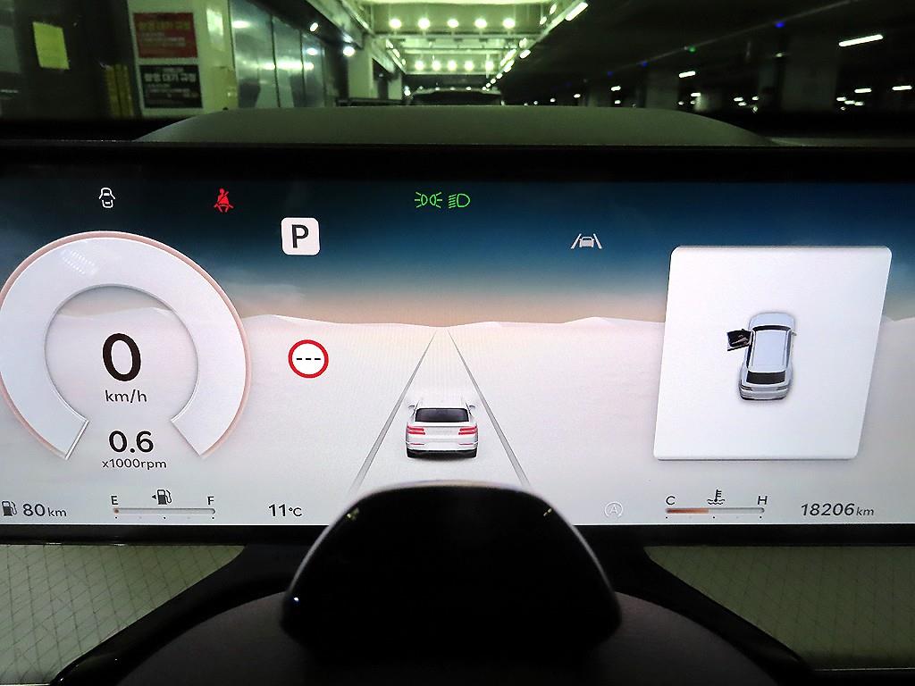 Genesis GV80 - Vista 9