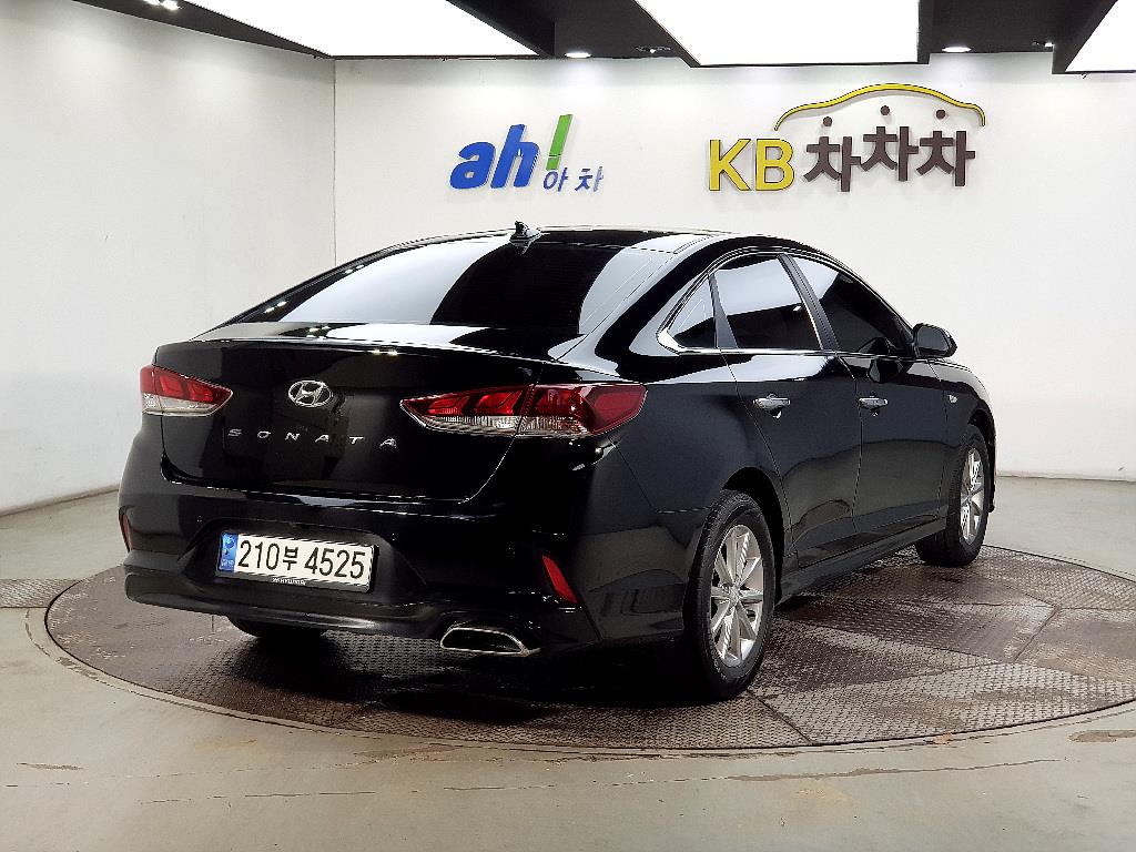 HYUNDAI Sonata - Vista 4