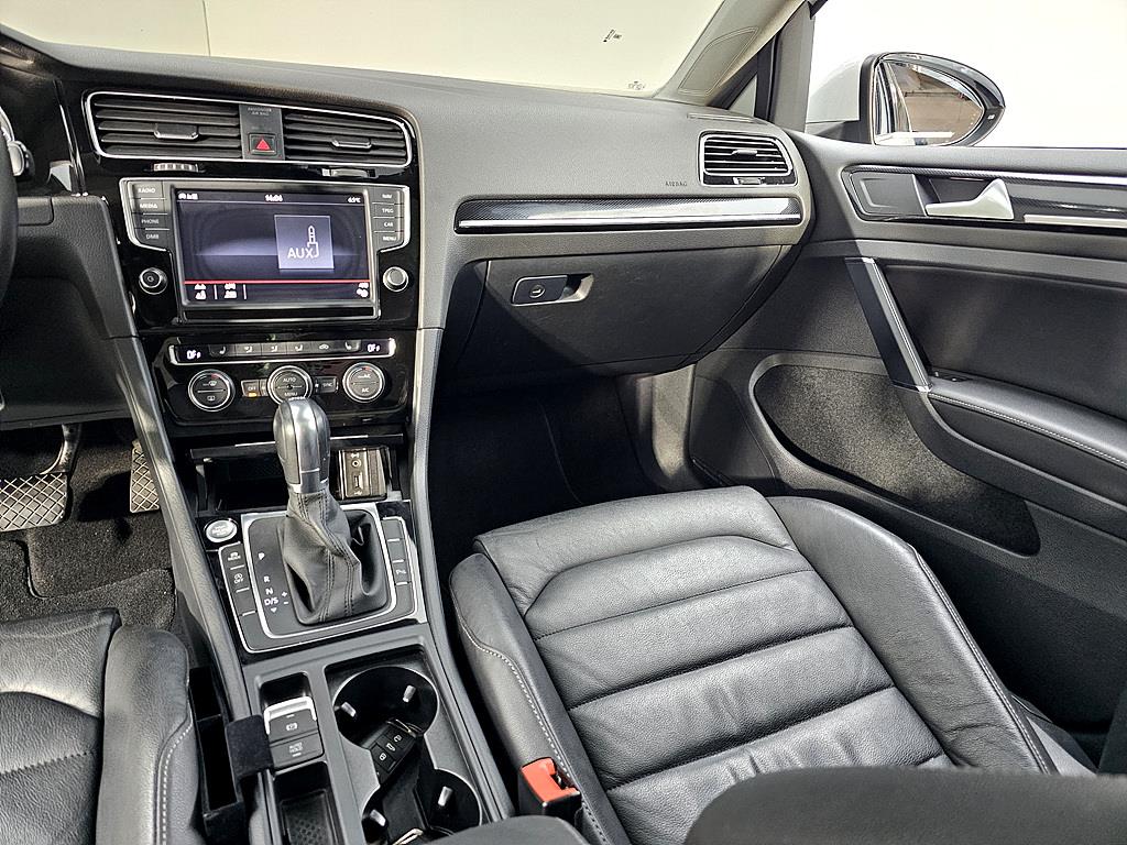 Volkswagen Golf - Vista 10