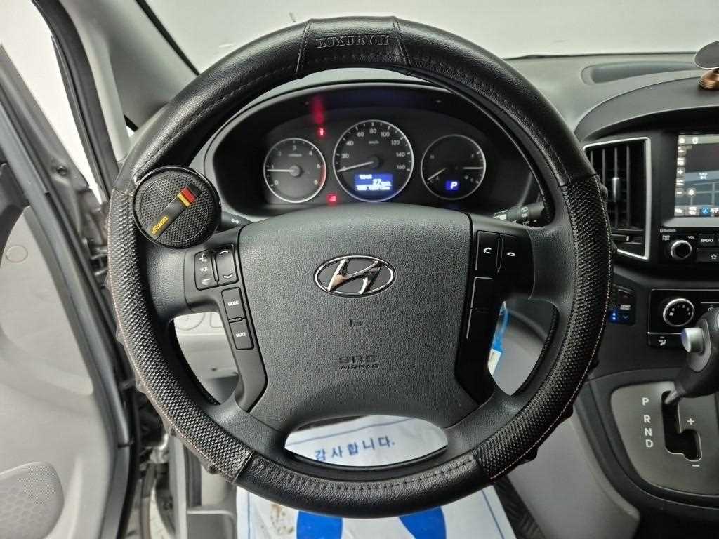 HYUNDAI Starex - Vista 9