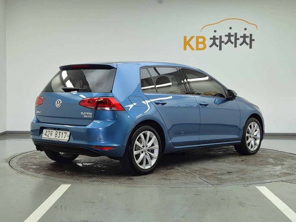 Volkswagen Golf - Vista 4