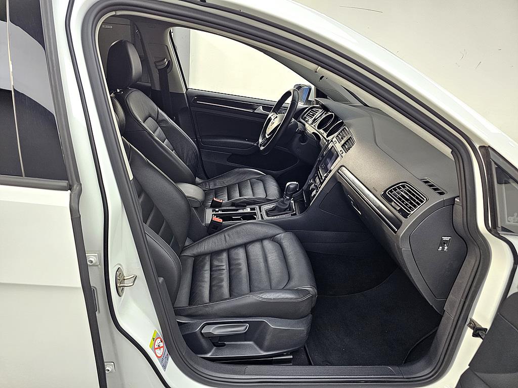 Volkswagen Golf - Vista 11