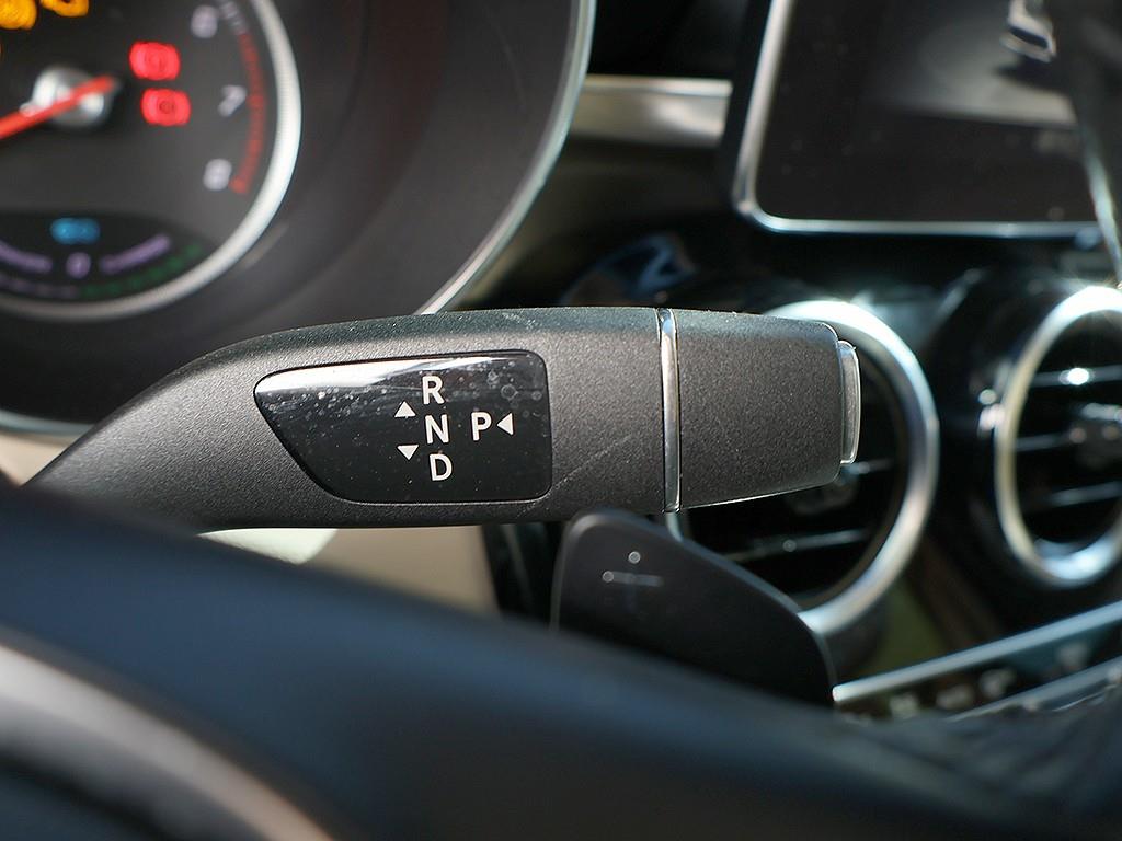 Mercedes Benz GLC Class 2019 Blanco - Importación desde Corea - HF Imports Iquique - Foto 7