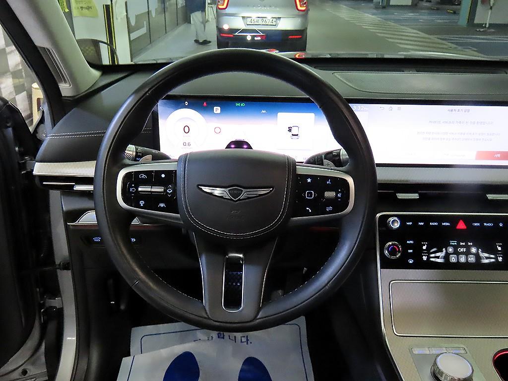 Genesis GV80 - Vista 8