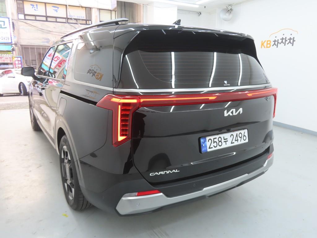 KIA Carnival - Vista 4