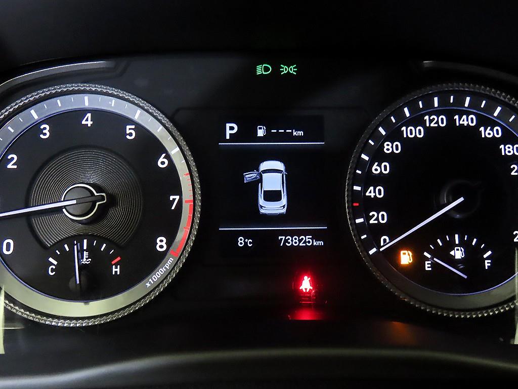 HYUNDAI Sonata - Vista 9