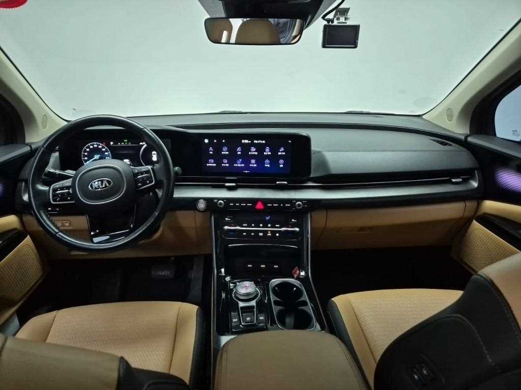 KIA Carnival - Vista 9