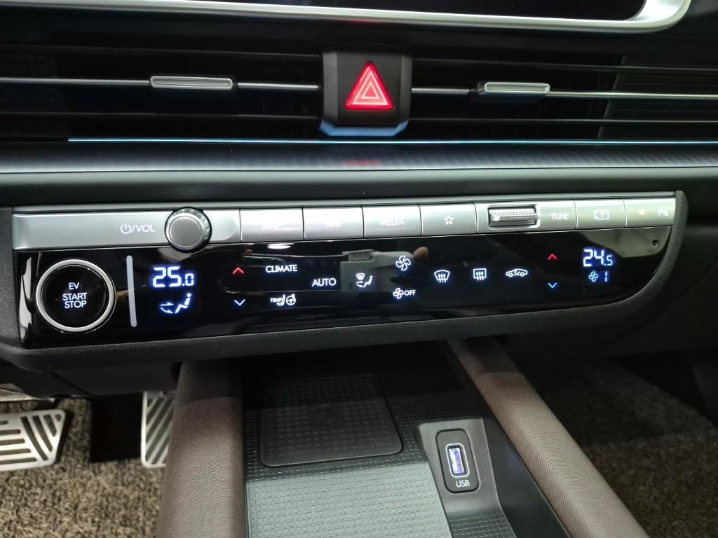 HYUNDAI Ioniq 6 - Vista 10