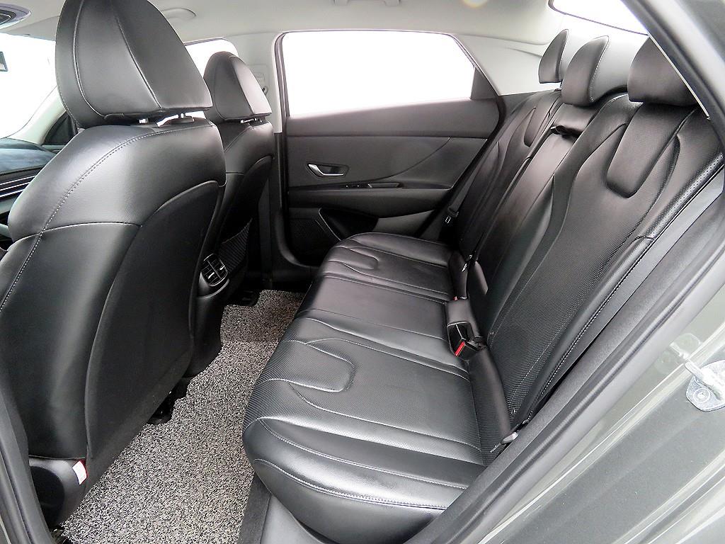 HYUNDAI Avante - Vista 7