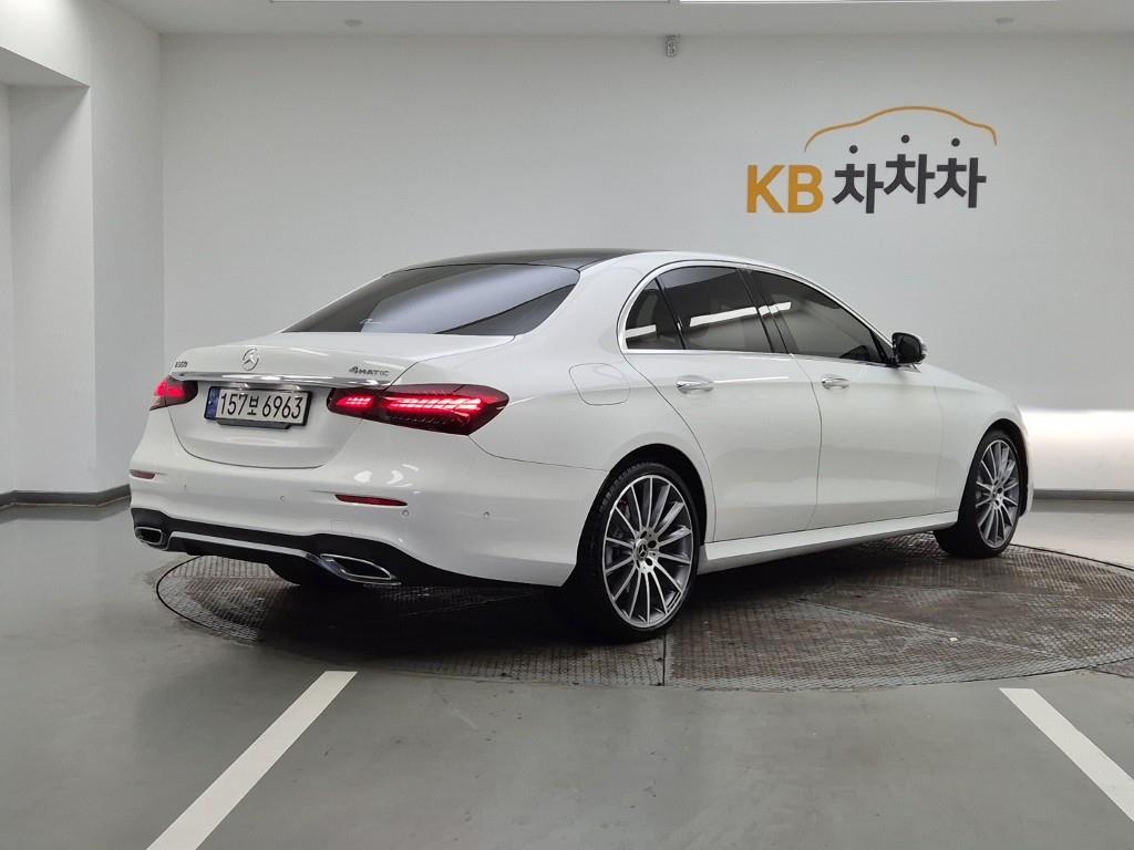 Mercedes Benz E class - Vista 4