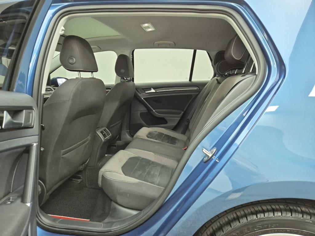 Volkswagen Golf - Vista 12