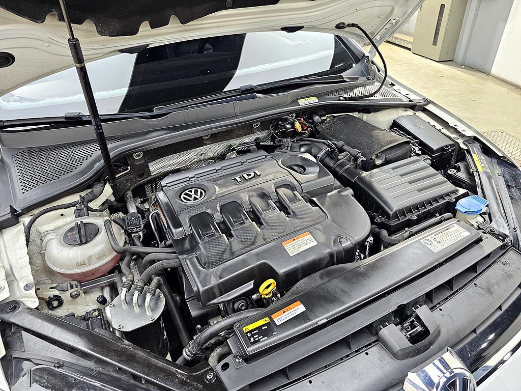 Volkswagen Golf - Vista 6