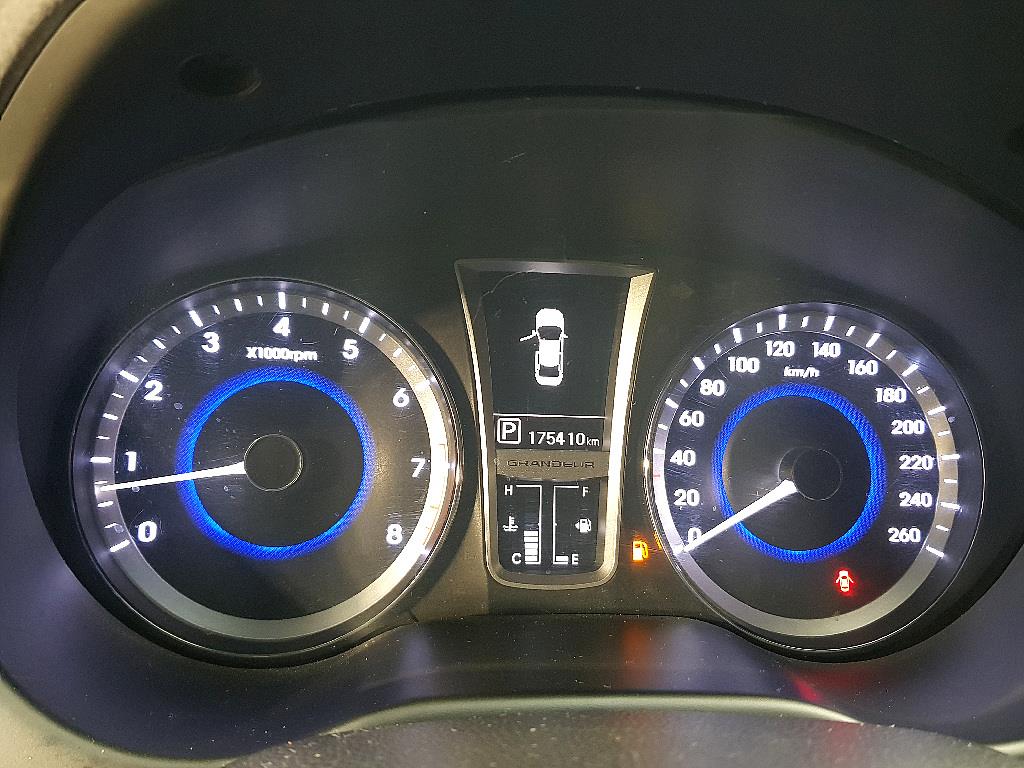 HYUNDAI Grandeur - Vista 7