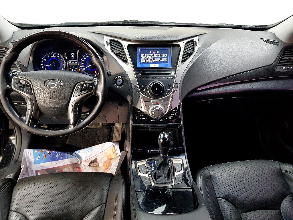 HYUNDAI Grandeur - Vista 5