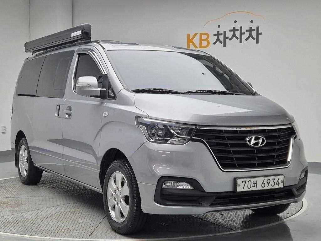 HYUNDAI Starex - Vista 4