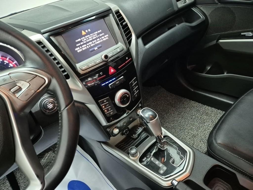 Ssangyong Tivoli - Vista 10