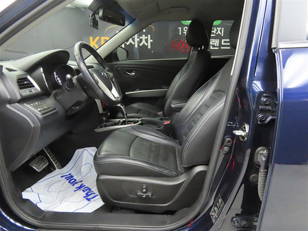 Ssangyong Tivoli - Vista 5